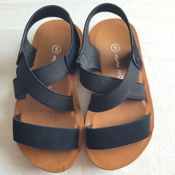 Open Toe Sandals - Ankle Strap Criss-cross - Black - Picture 2 of 4